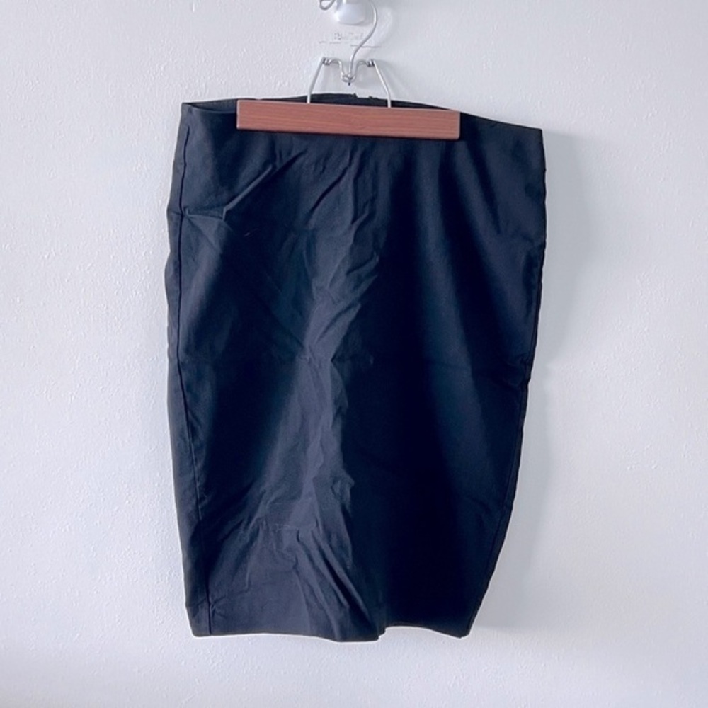 Lord & Taylor Stretch Knee Length Pencil Skirt in Black